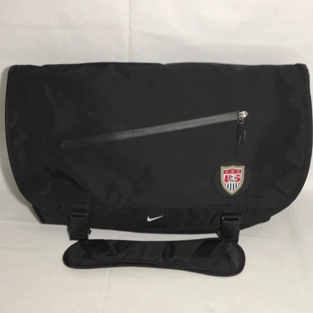 Nike Nylon United States Soccer Federation Messenger Bag Nike Padded Laptop Bag